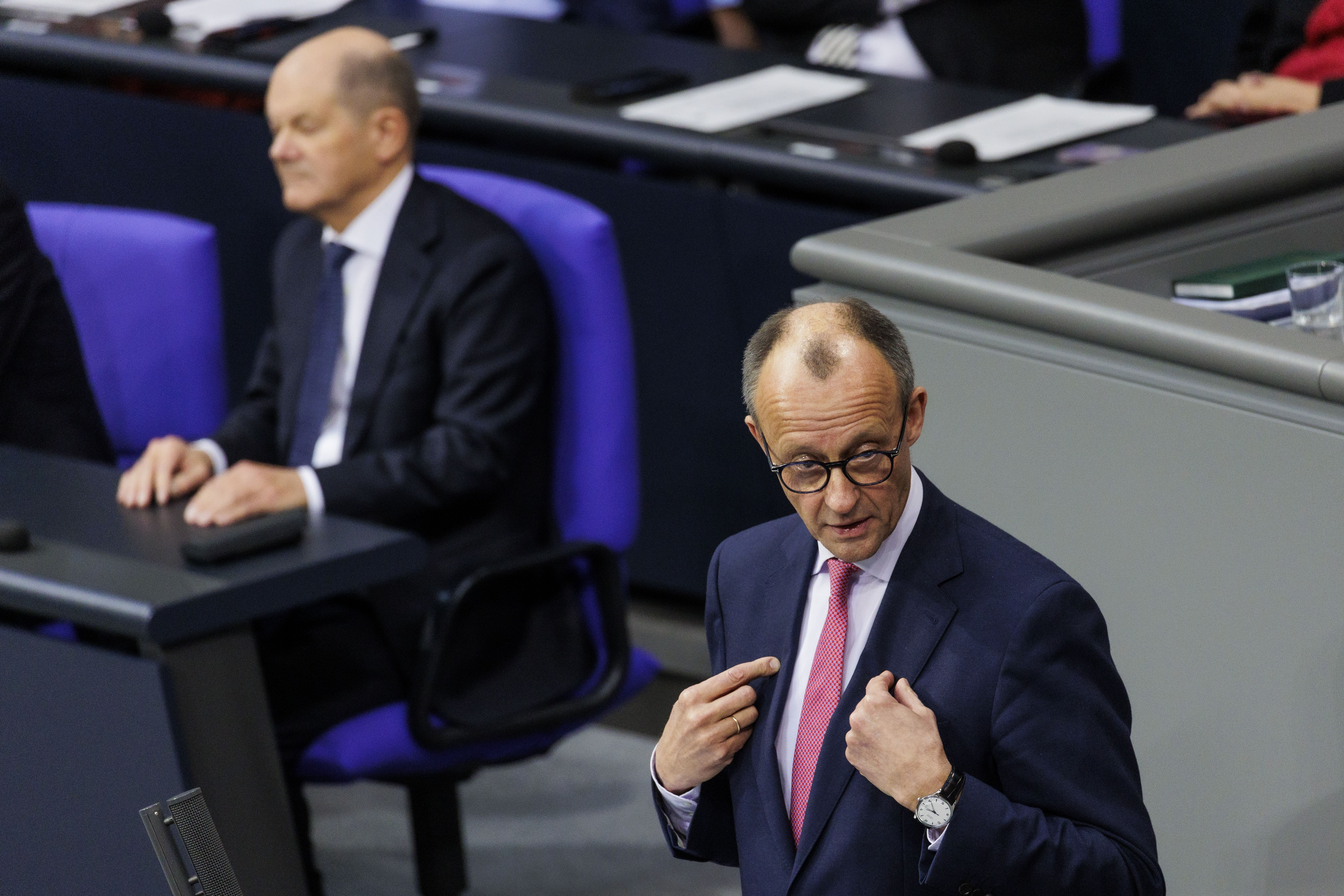 Merz und Scholz im Bundestag