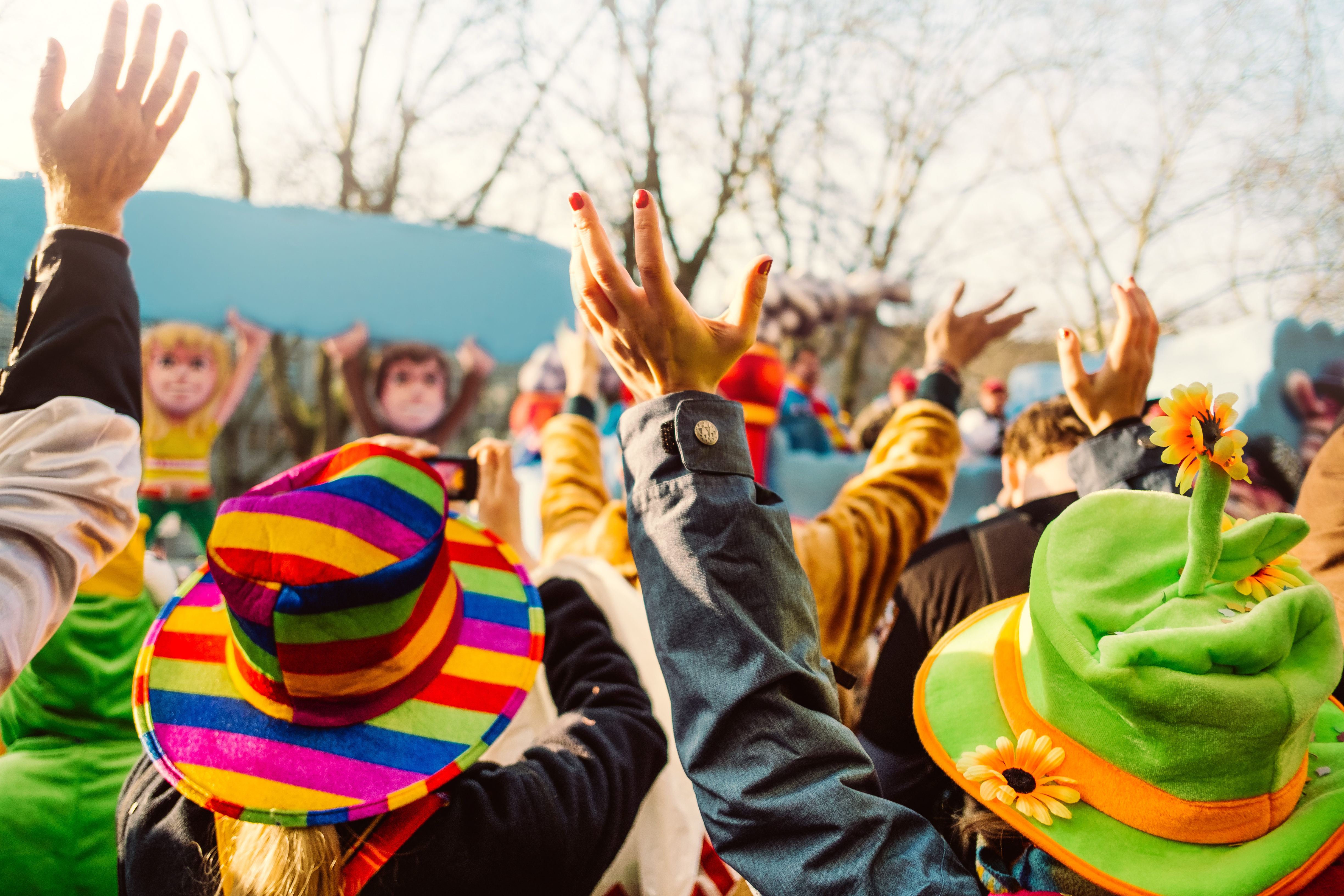 Menschen feiern Karneval