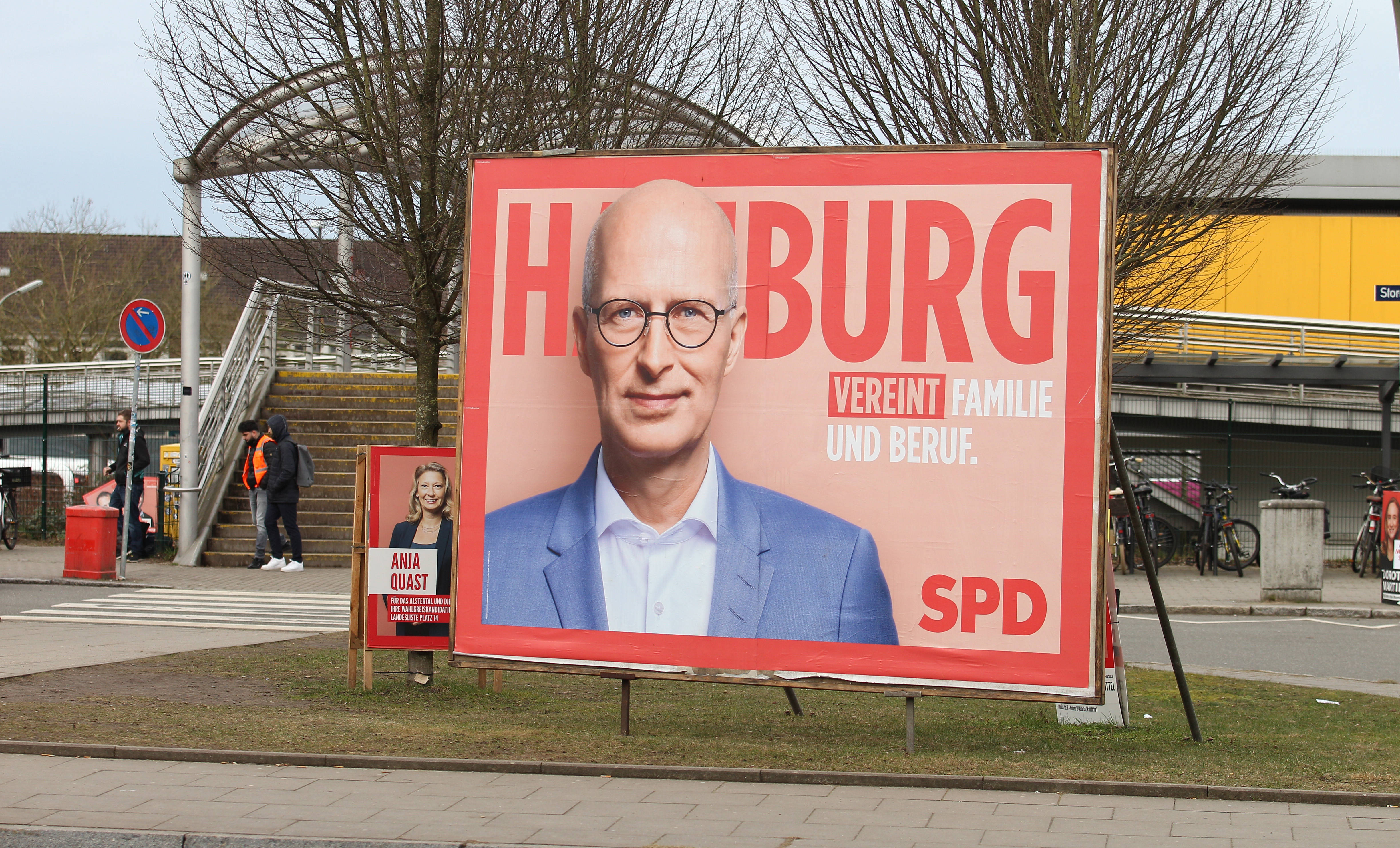 Wahlplakat mit Peter Tschentscher in Hamburg.