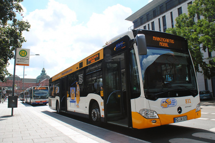 Das Schnuppermonatsticket soll kommunalen Busunternehmen dauerhaft mehr Fahrgäste bringen.